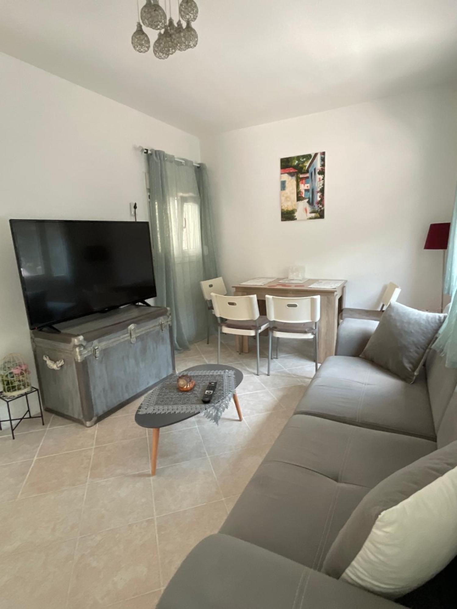 Comfy Myrvalis Apartment Айя-Триас Экстерьер фото
